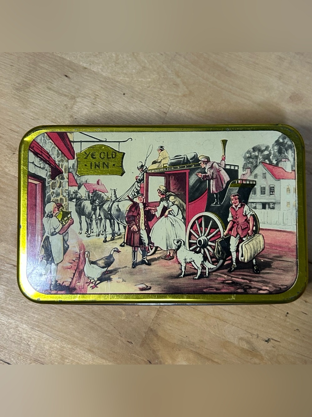 Vintage Pletcher & Pollack "Ye Old Inn" bake-in gift tin from the 1950s N.Y.C